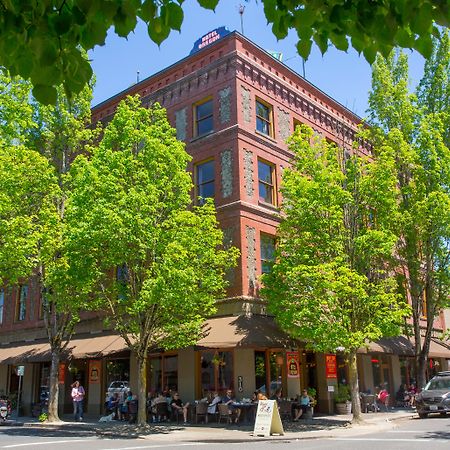 Mcmenamins Hotel Oregon McMinnville Dış mekan fotoğraf
