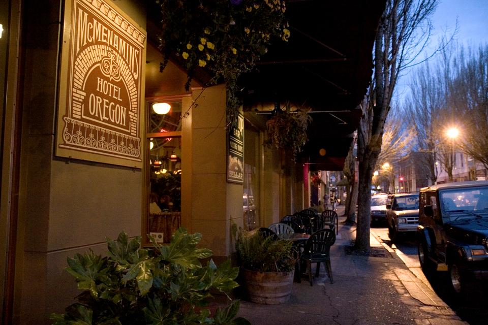 Mcmenamins Hotel Oregon McMinnville Dış mekan fotoğraf