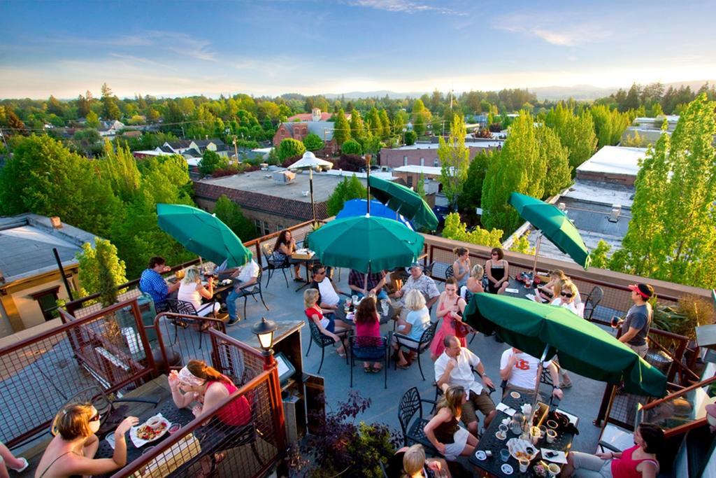 Mcmenamins Hotel Oregon McMinnville Dış mekan fotoğraf