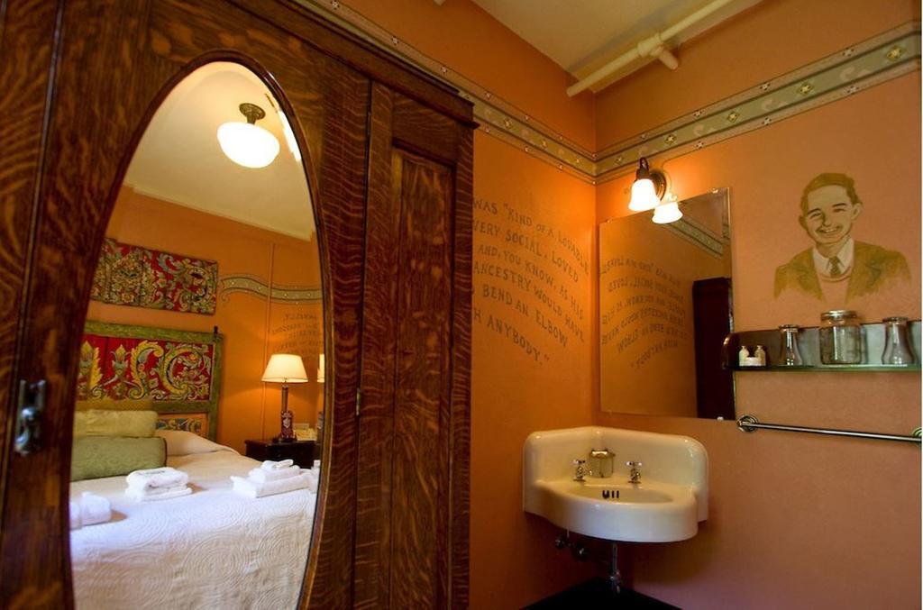 Mcmenamins Hotel Oregon McMinnville Dış mekan fotoğraf